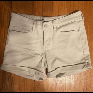 Levi’s Cuffed Cream Shorts